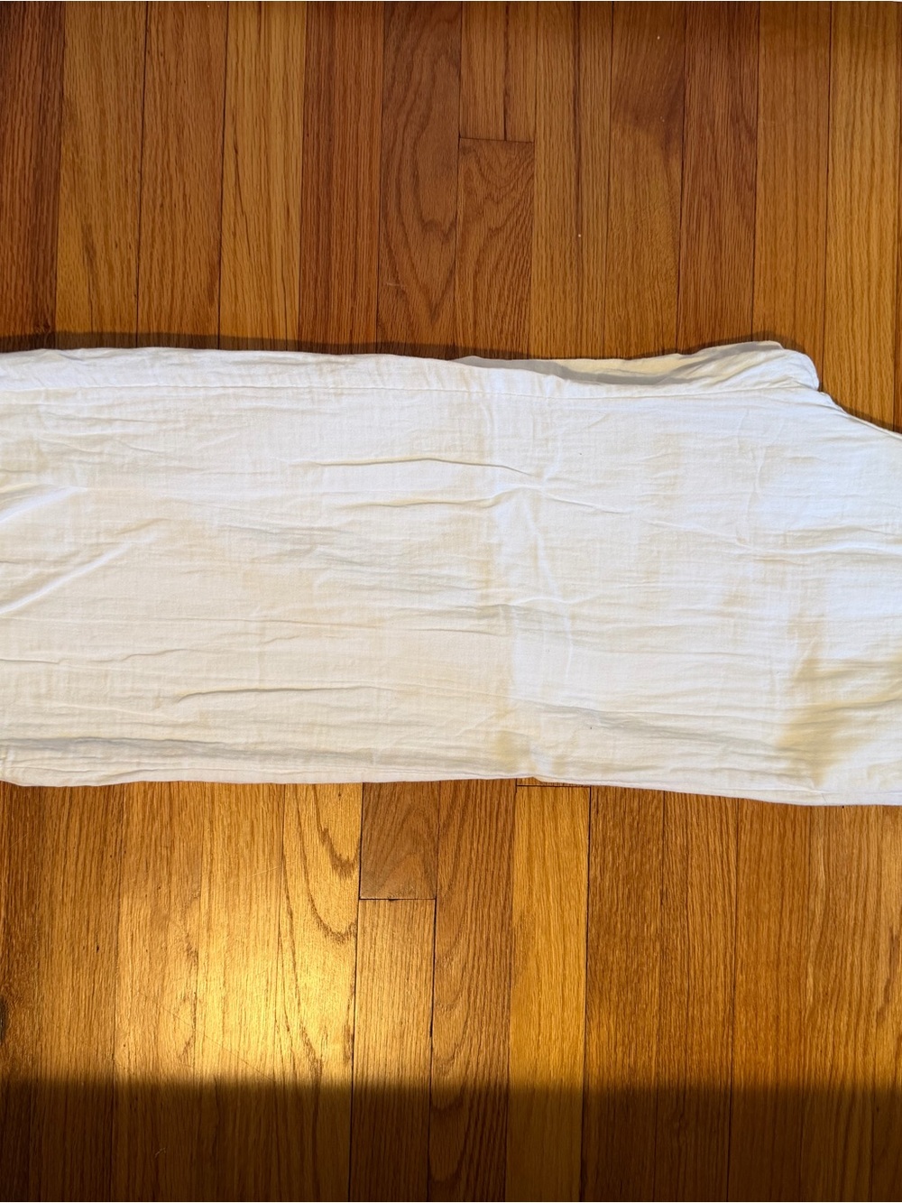 Old navy white linen pants with slit detail on leg